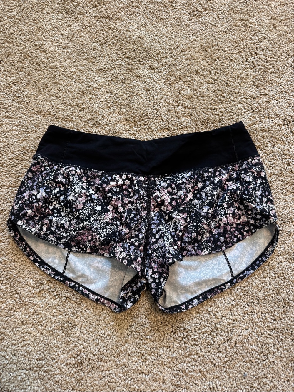 Lululemon Speed Up Shorts 2.5”